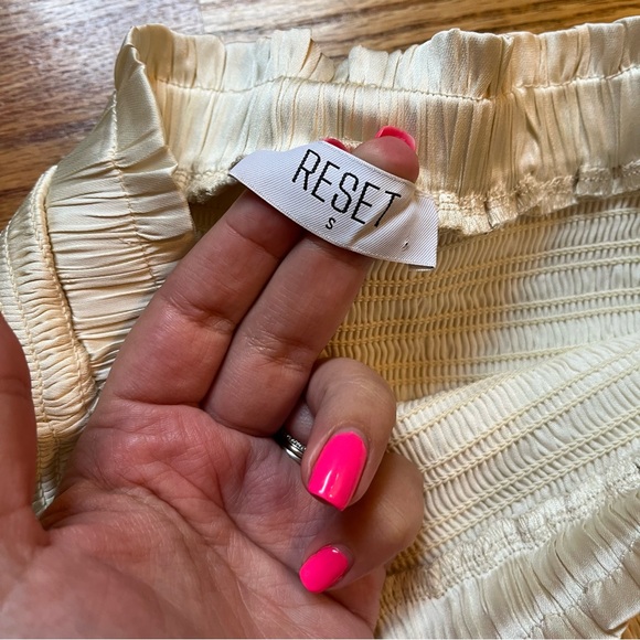 Reset by Jane Silky Amore Skirt in cream size small - Picture 4 of 5